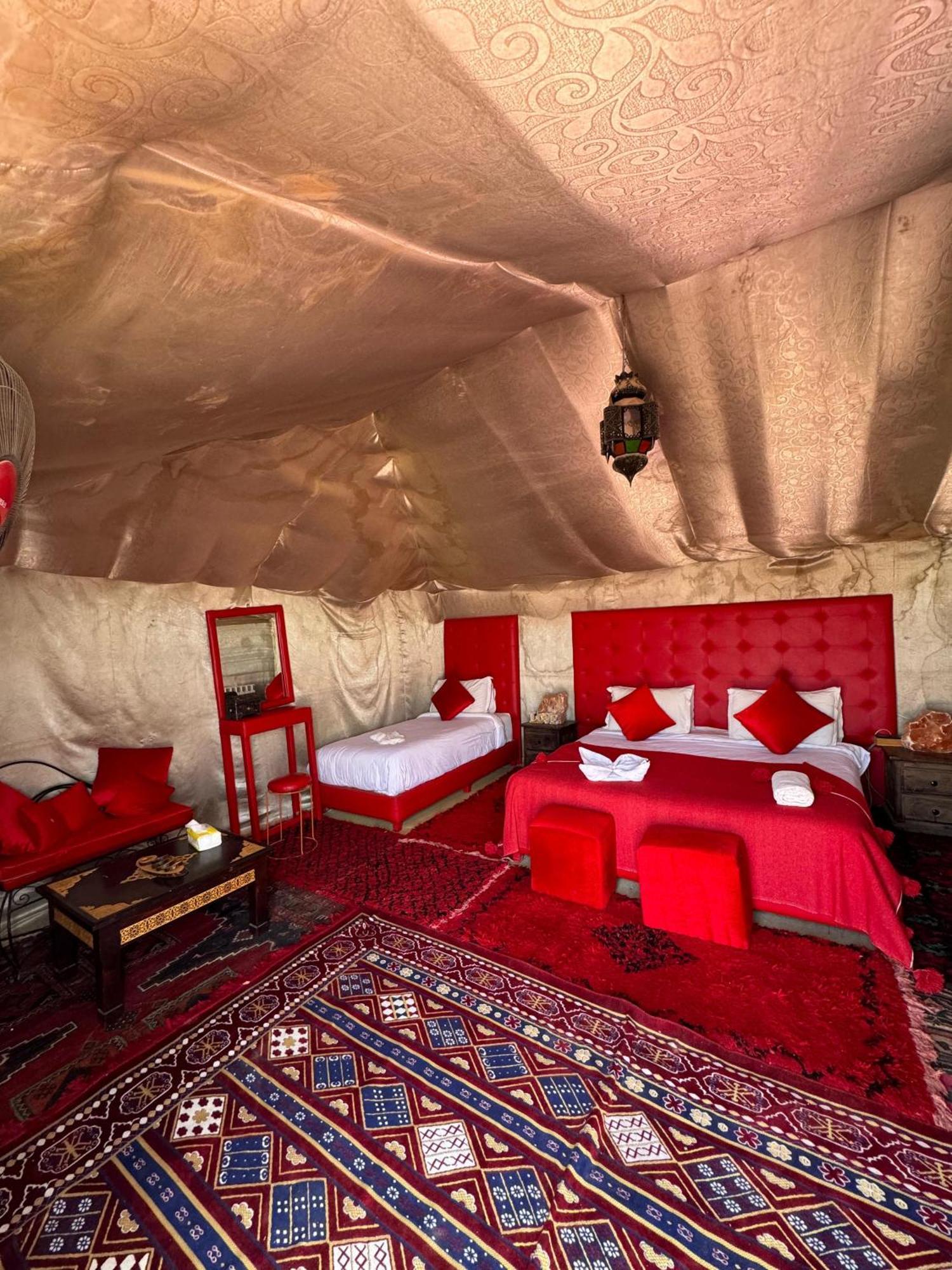Desert Camp Camel & Sandboarding Merzouga Ngoại thất bức ảnh